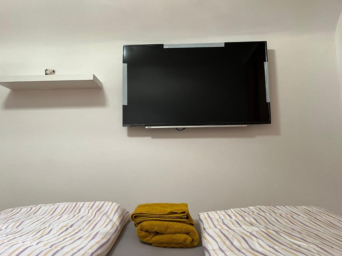 Breathtaking Shared Villa Near Danube River /W Garden And Parking Vienna Esterno foto